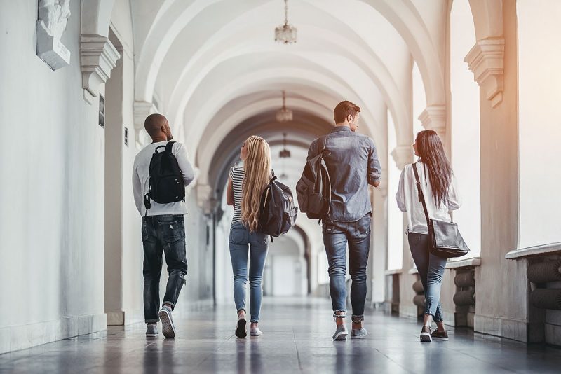 Bultzada berri bat unibertsitateko prestakuntza dualari